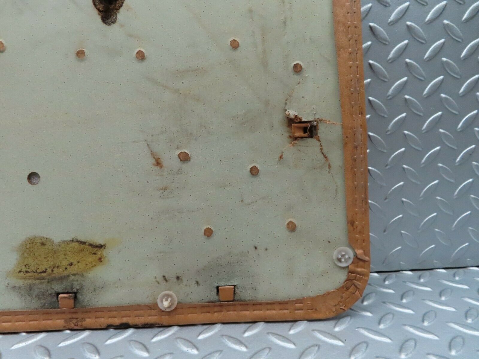 5722 Mercedes-Benz W123 200 Front Right Door Card