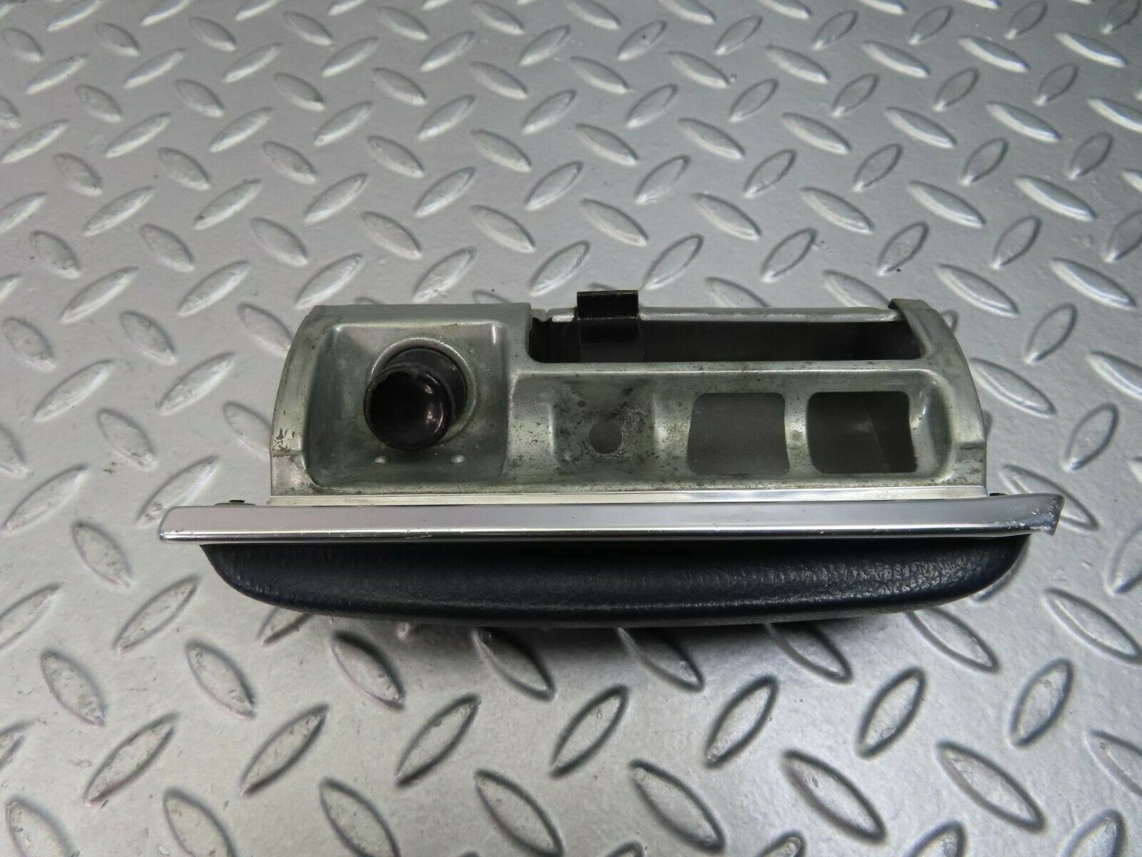 9018 Mercedes-Benz C107 Centre Console Ashtray Blue