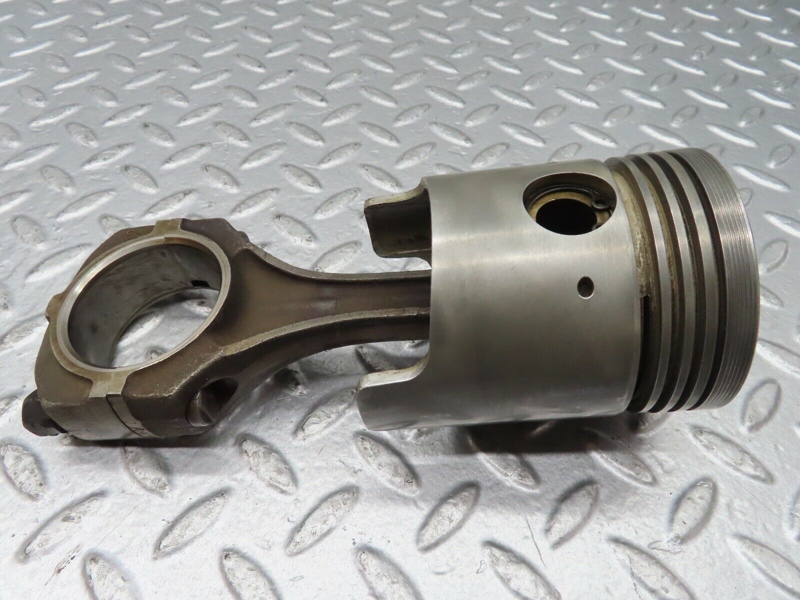 18462 Mercedes-Benz W111 220SE Coupe Piston With Connecting Rod 80.720 mm