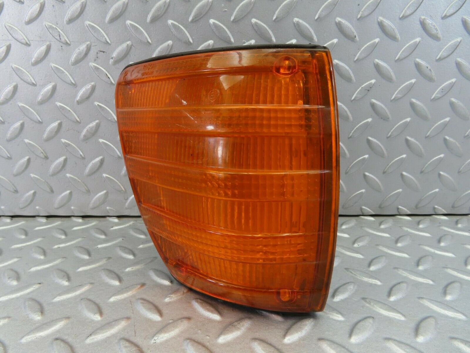 8060 Mercedes-Benz W116 Indicator Light Front Right 1305233002