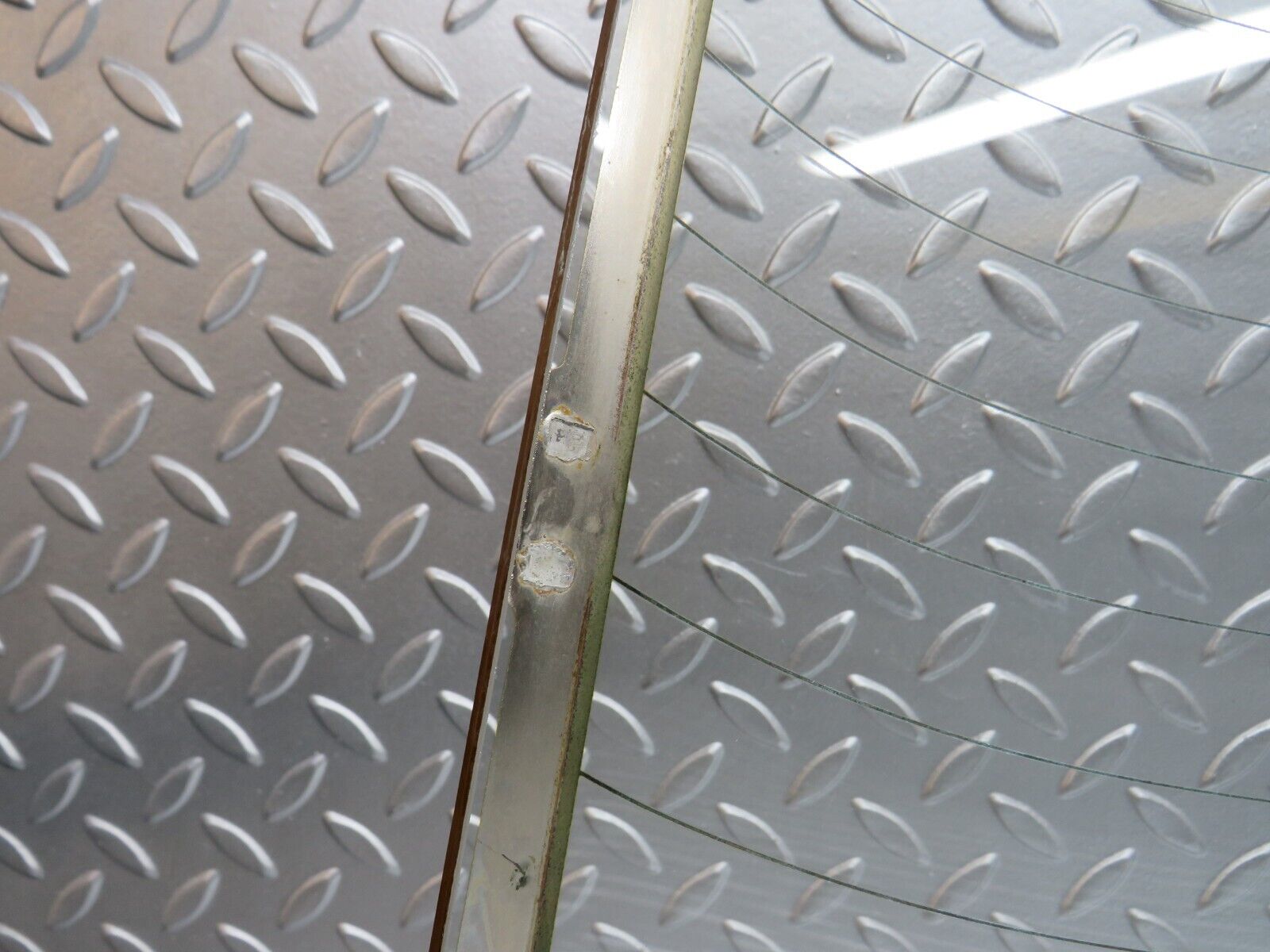 31104 Mercedes-Benz W123 200D Rear Heated Windscreen