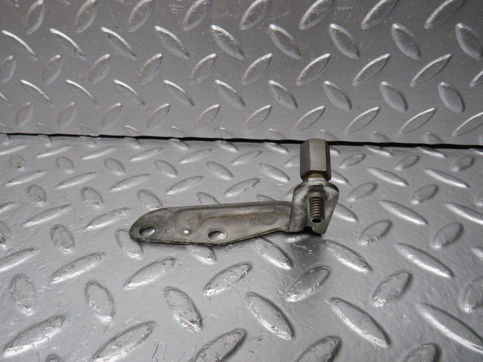 31163 Mercedes-Benz W123 200D Accelerator Cable Bracket