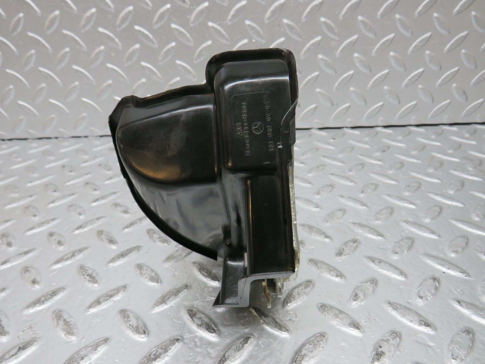 32143 Mercedes-Benz W123 230E Rear Right Door Lock Mechanism 1237330208