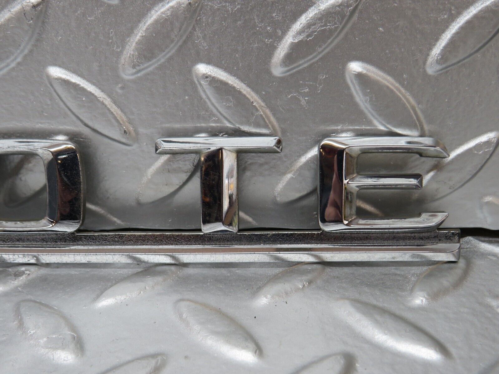 31269 Mercedes-Benz S124 220TE Wagon Trunk Badge Emblem 1248174415