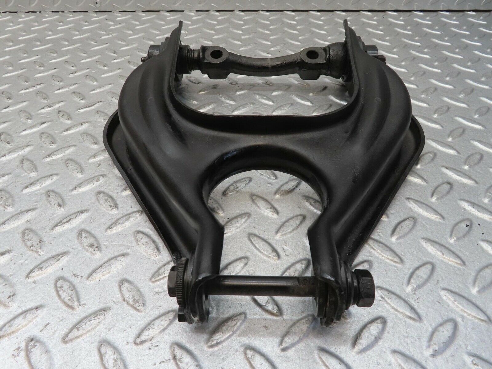 13428 Mercedes-Benz W111 220S Front Left Upper Control Arm