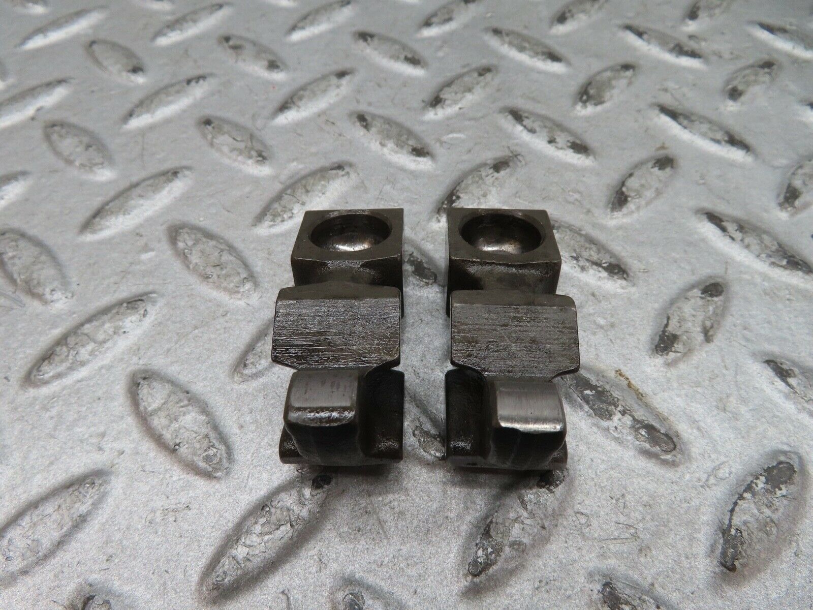 17866 Mercedes-Benz W116 450SEL Valve Rocker Arm