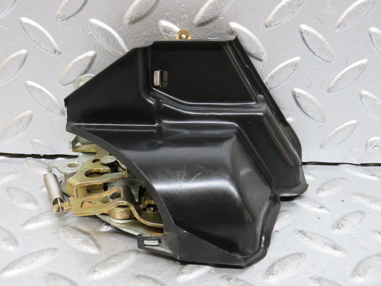 29670 Mercedes-Benz W123 230E Rear Left Door Lock Mechanism 1237230108