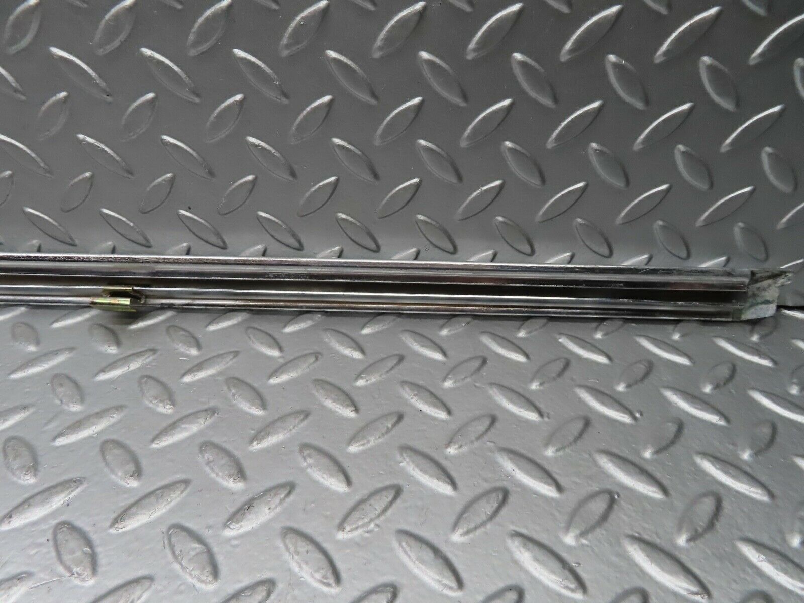 20822 Mercedes-Benz W114 250CE Coupe Right Door Chrome Moulding Trim