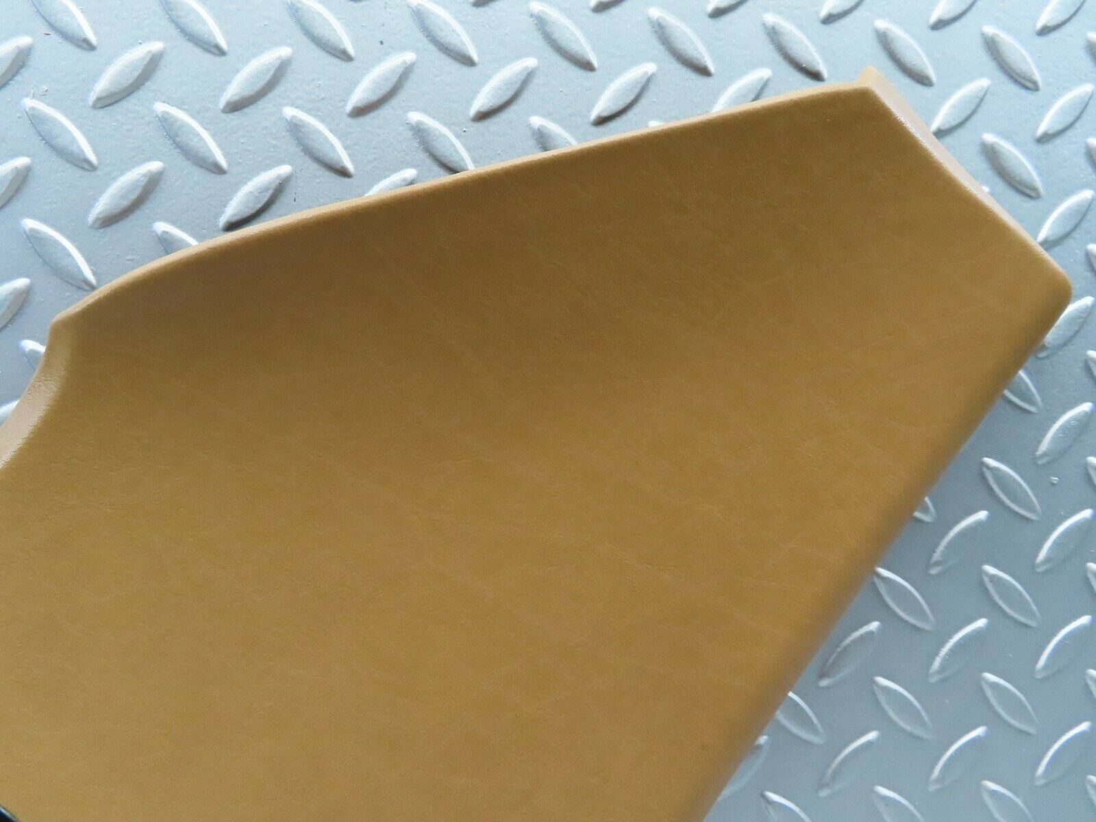 6172 Mercedes-Benz W126 380SE C Pillar Cover Left Side 1266950344