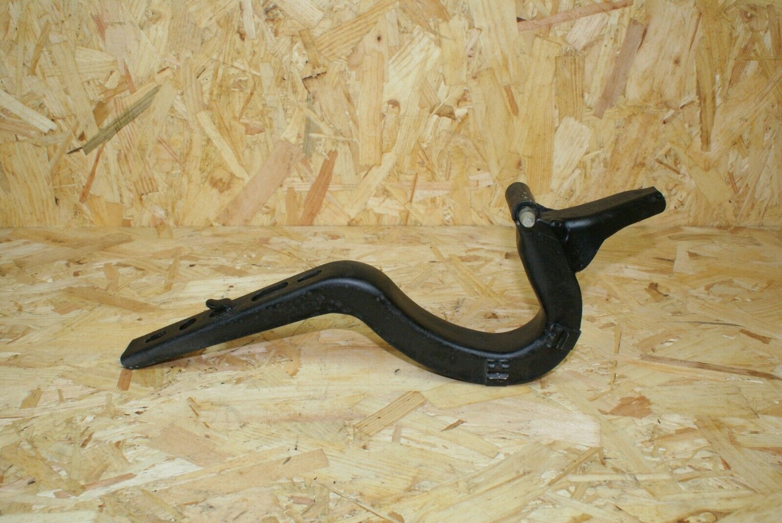 2236 Mercedes-Benz W123 280E Rear Trunk Lid Hinge Left Side 1237500187