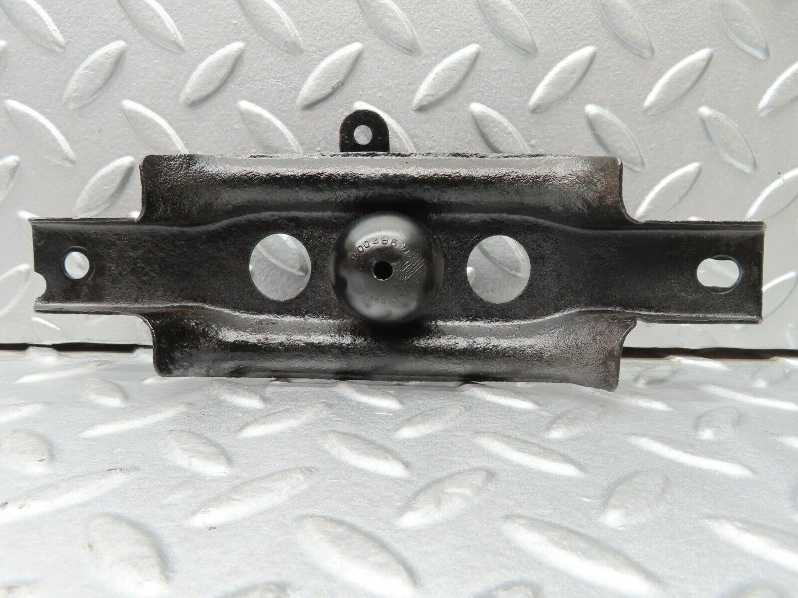 16662 Mercedes-Benz C107 380SLC Cardan Shaft Prop Shaft Bracket