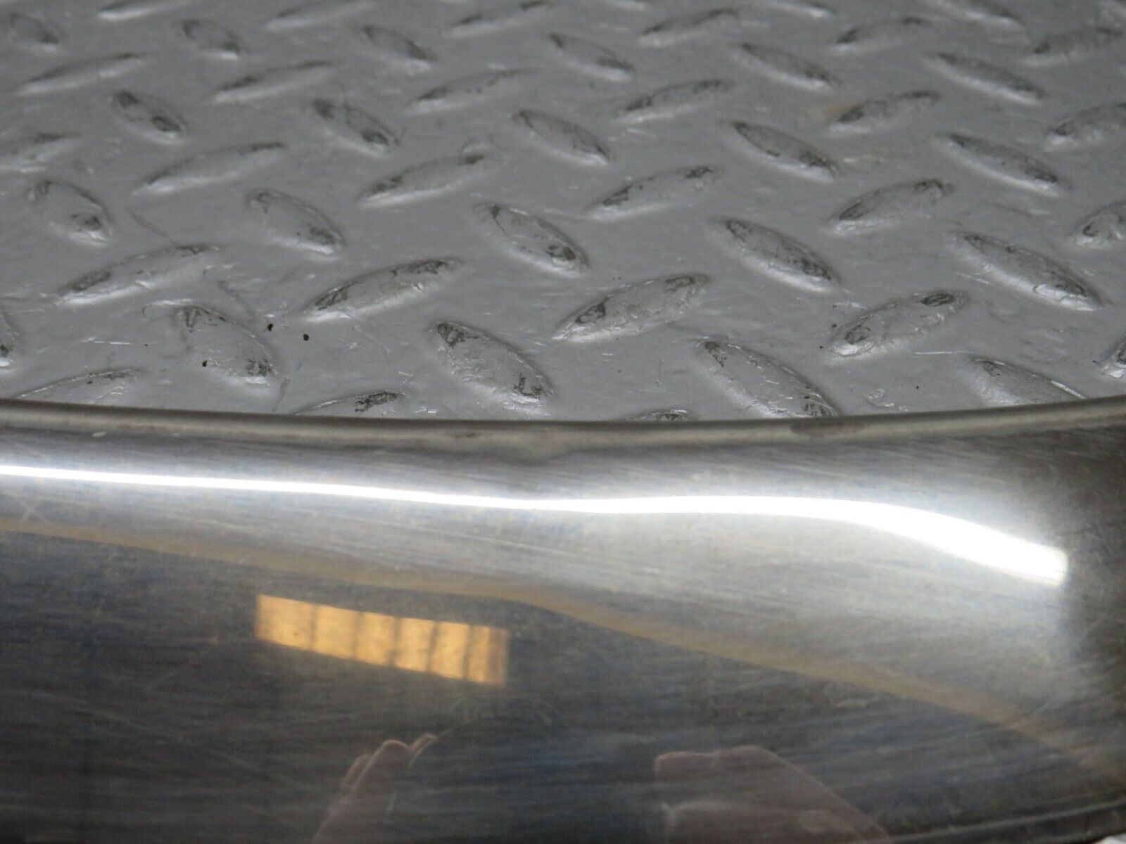 36291 Mercedes-Benz W126 420SE Rear Left Chrome Wheel Arch Trim