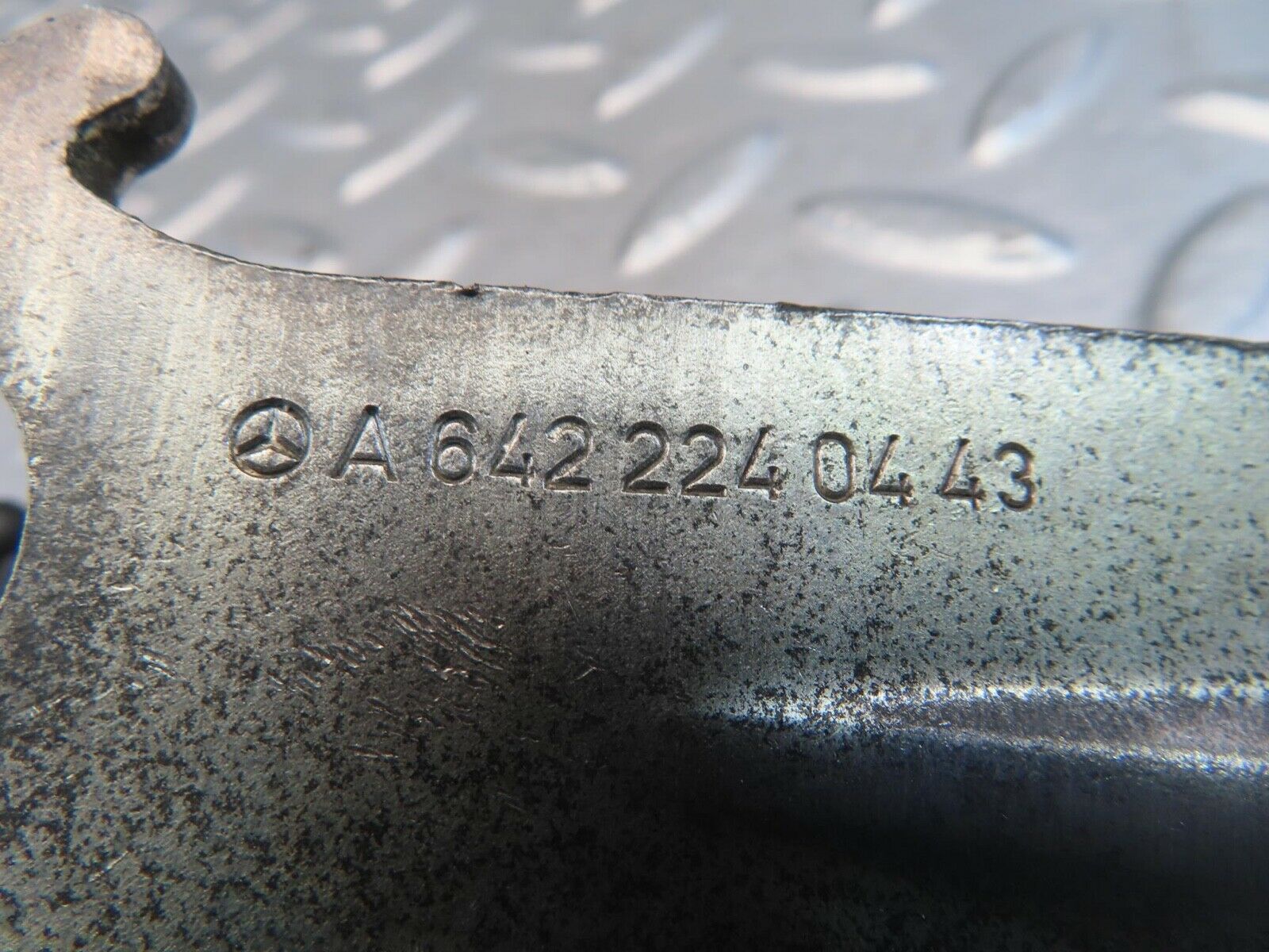 11311 Mercedes-Benz W221 S320 Engine Brackets