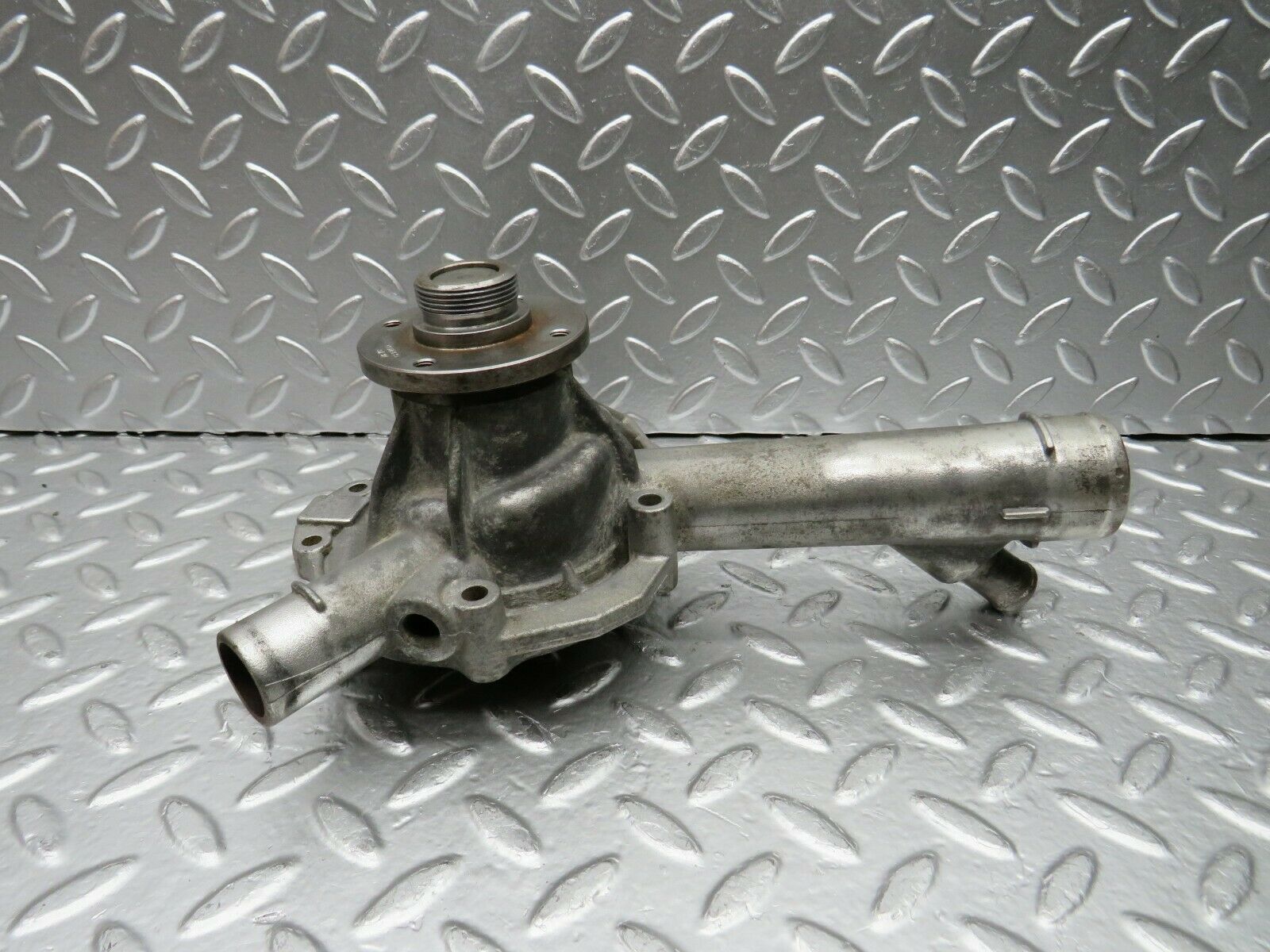 22444 Mercedes-Benz C124 E220 Coupe Water Pump