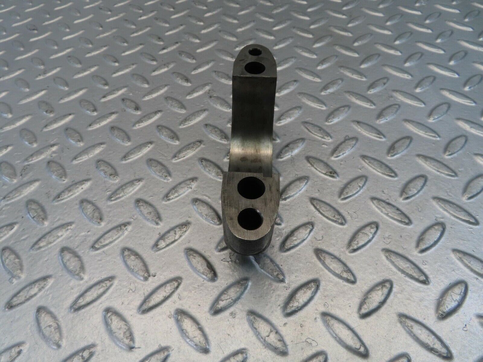 10992 Mercedes-Benz W115 220D Crankshaft Bearing Holder Block 6150110111