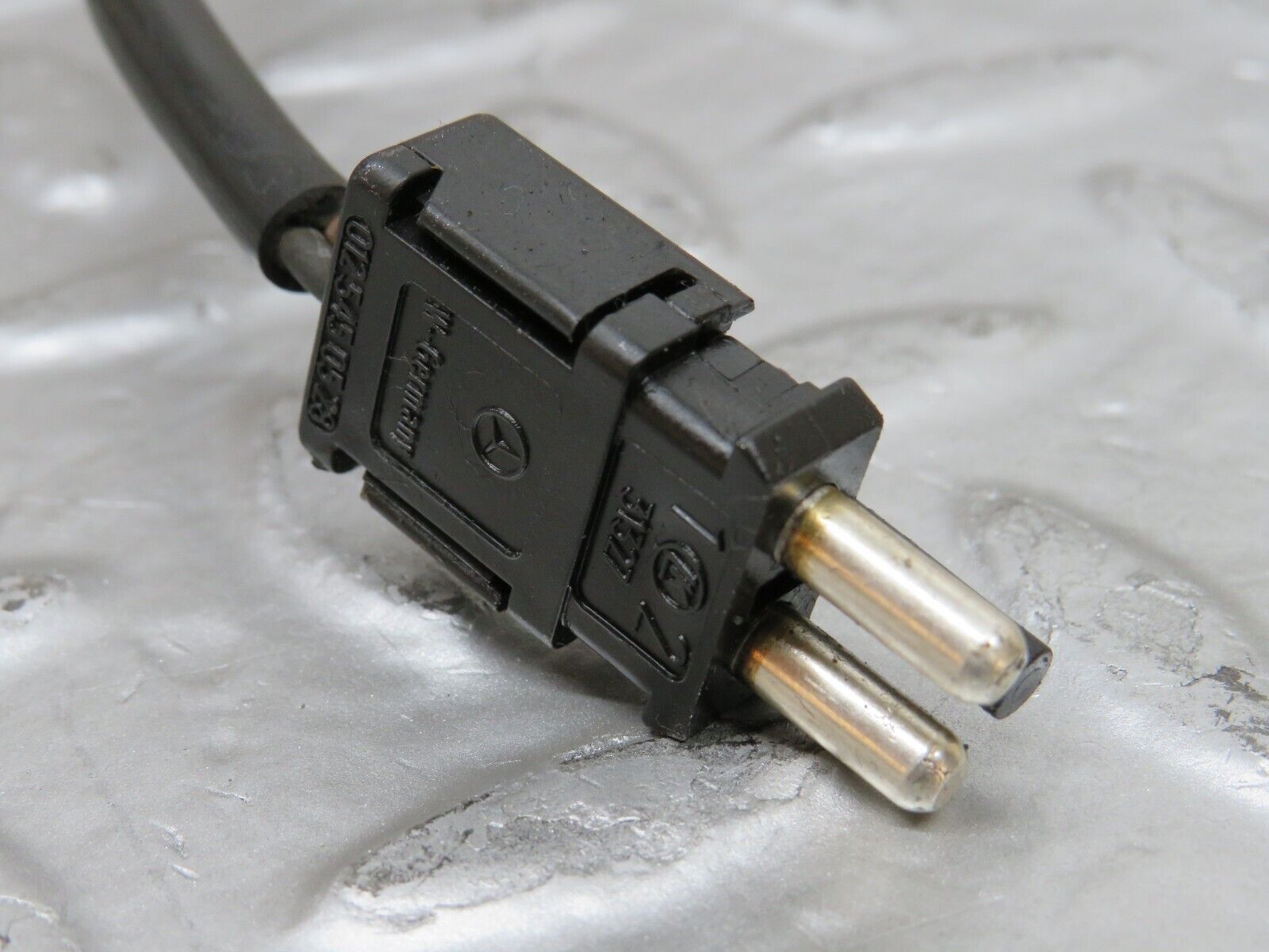 26000 Mercedes-Benz W124 280E Brake Pad Sensor Front Right 1245406907