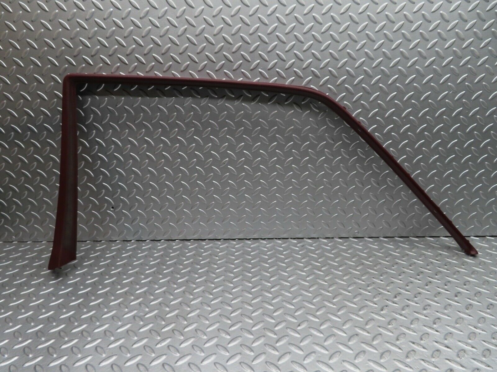 21427 Mercedes-Benz W126 300SE Rear Right Door Window Frame Cover 1267350671