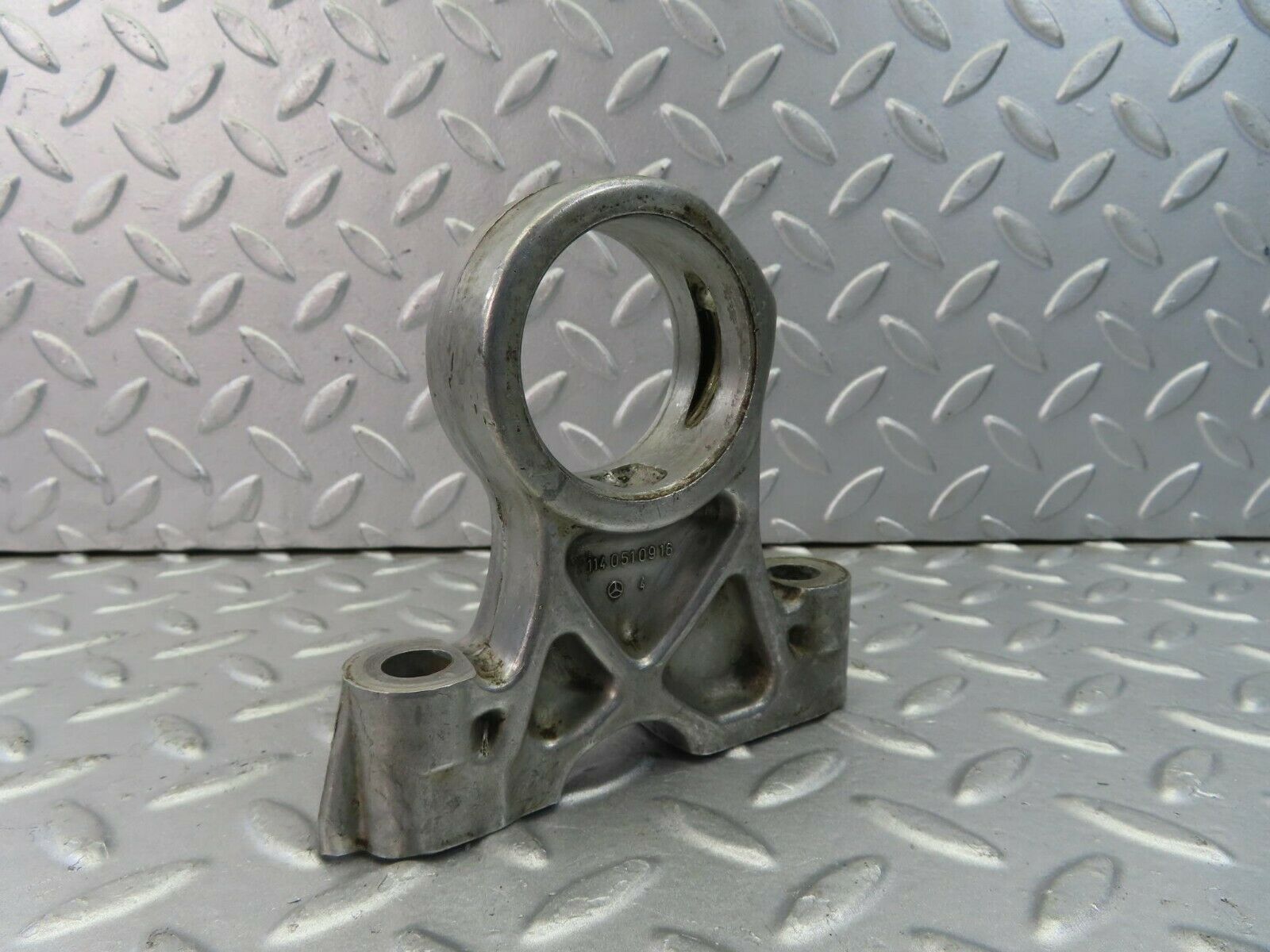 8953 Mercedes-Benz W108 Camshaft Tower Bearing 1140510916