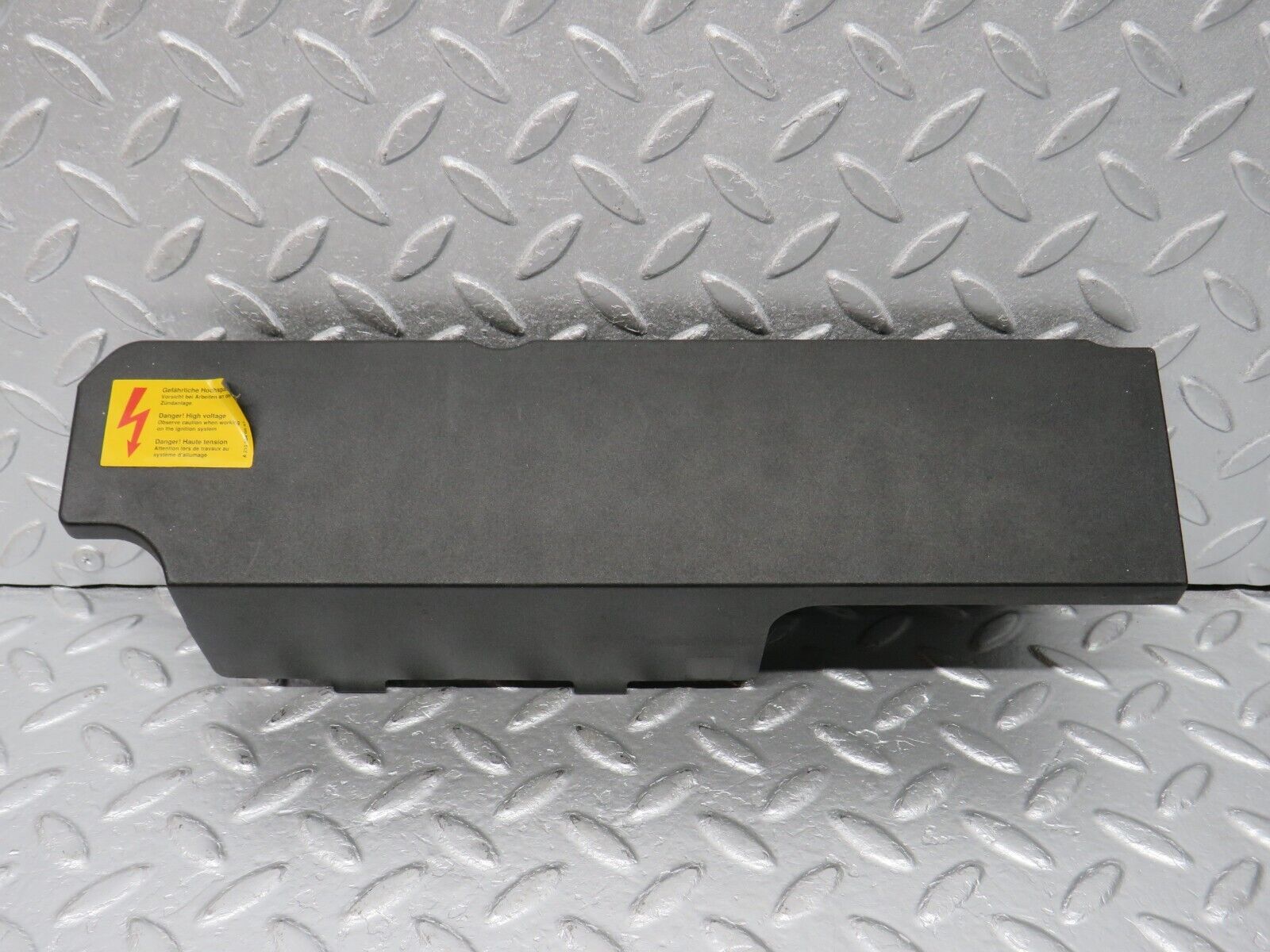 39411 Mercedes-Benz R129 320SL Coupe Ignition Lead Cover 1041590425 2105840047