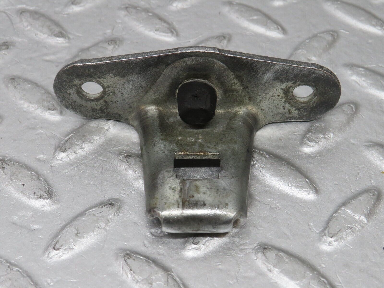 36073 Mercedes-Benz W126 420SE Trunk Lock Latch 1267580050