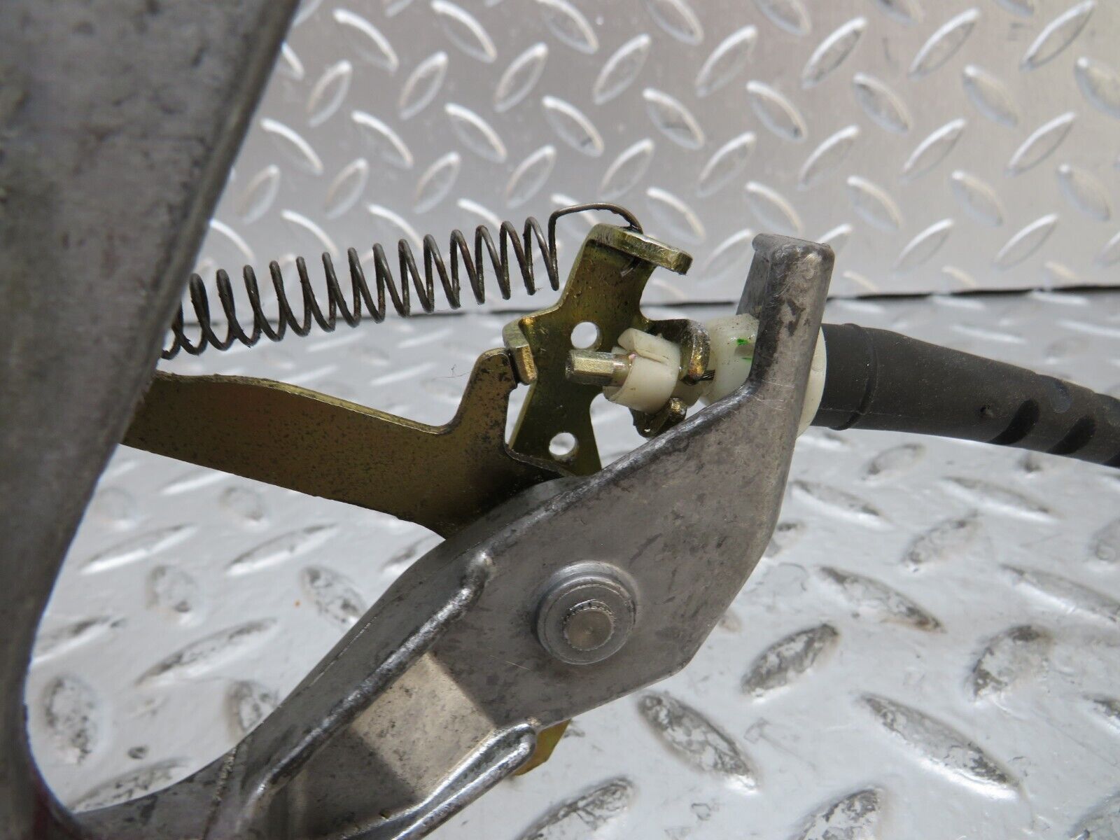 26583 Mercedes-Benz C124 220CE Coupe Brake Pedal Bracket 1242900919