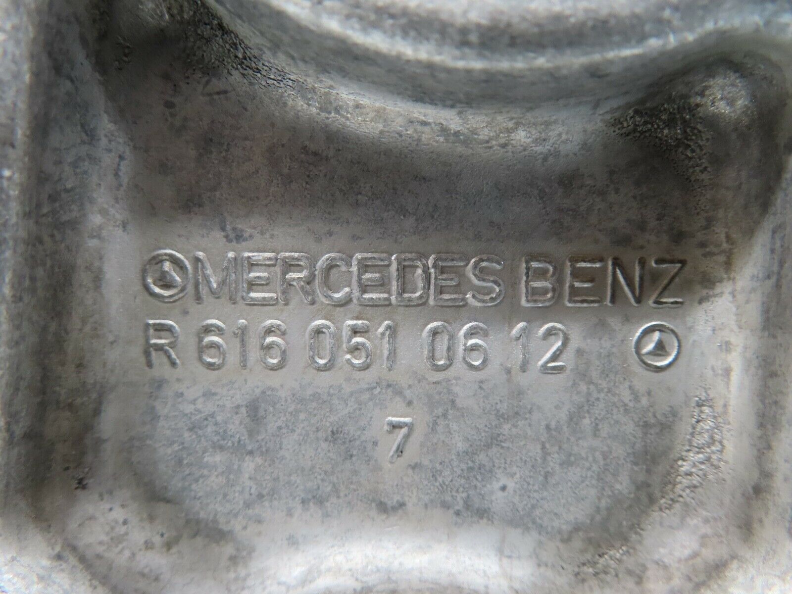 19246 Mercedes-Benz W123 300D Camshaft Tower Bearing 6160510612