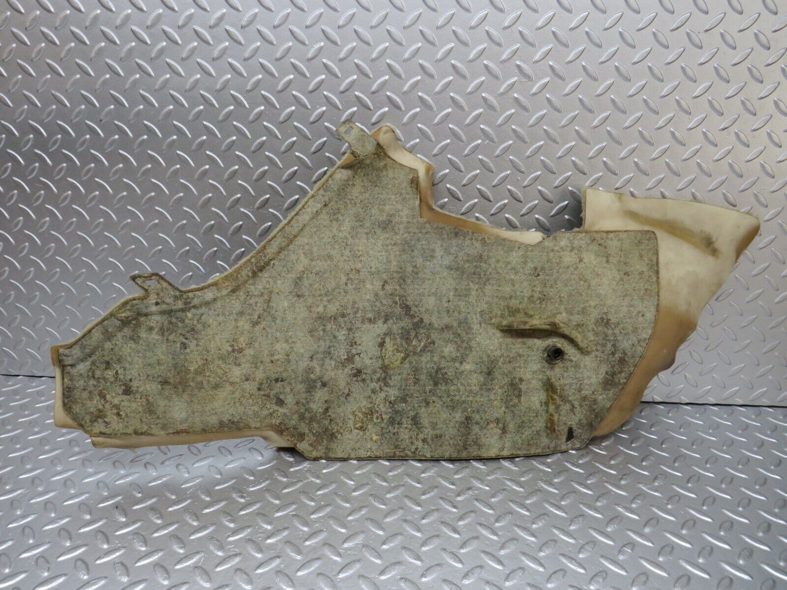 34157 Mercedes-Benz W124 260E Centre Console Carpet Left Side Beige