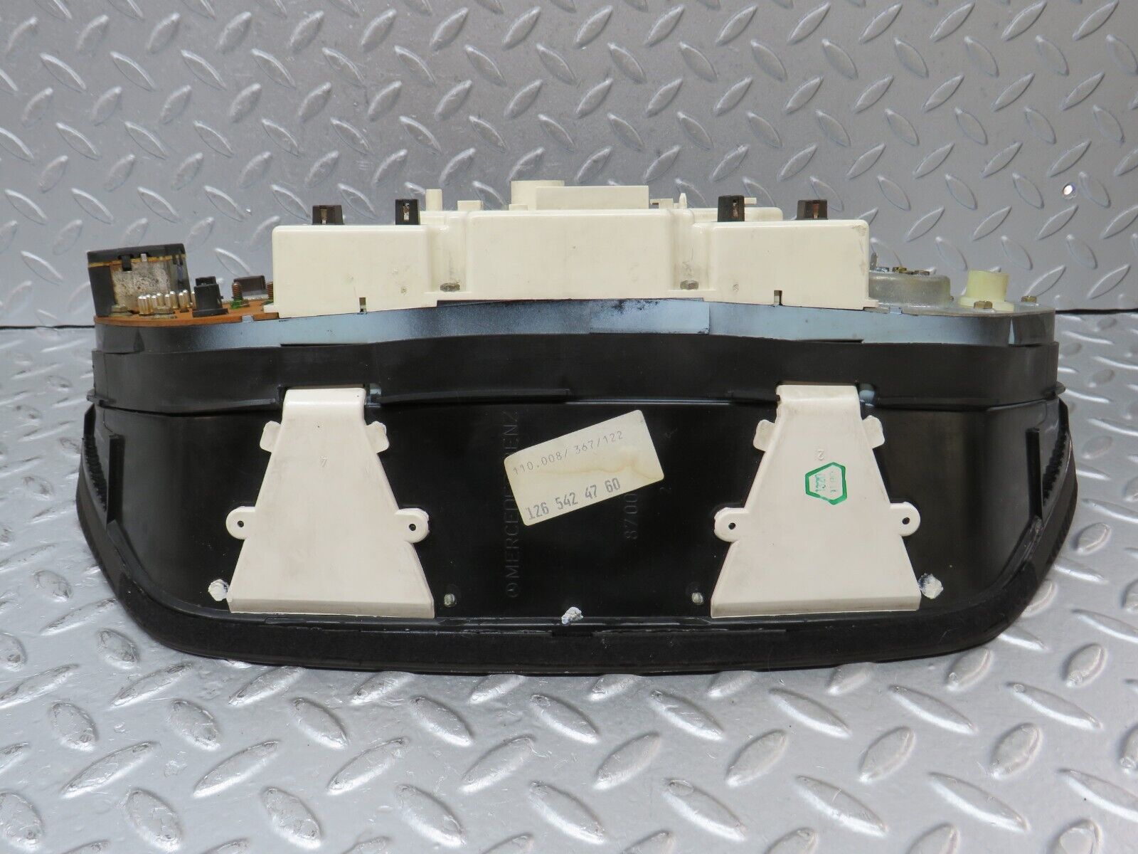 36303 Mercedes-Benz W126 420SE Instrument Cluster 1265424760 1265424760