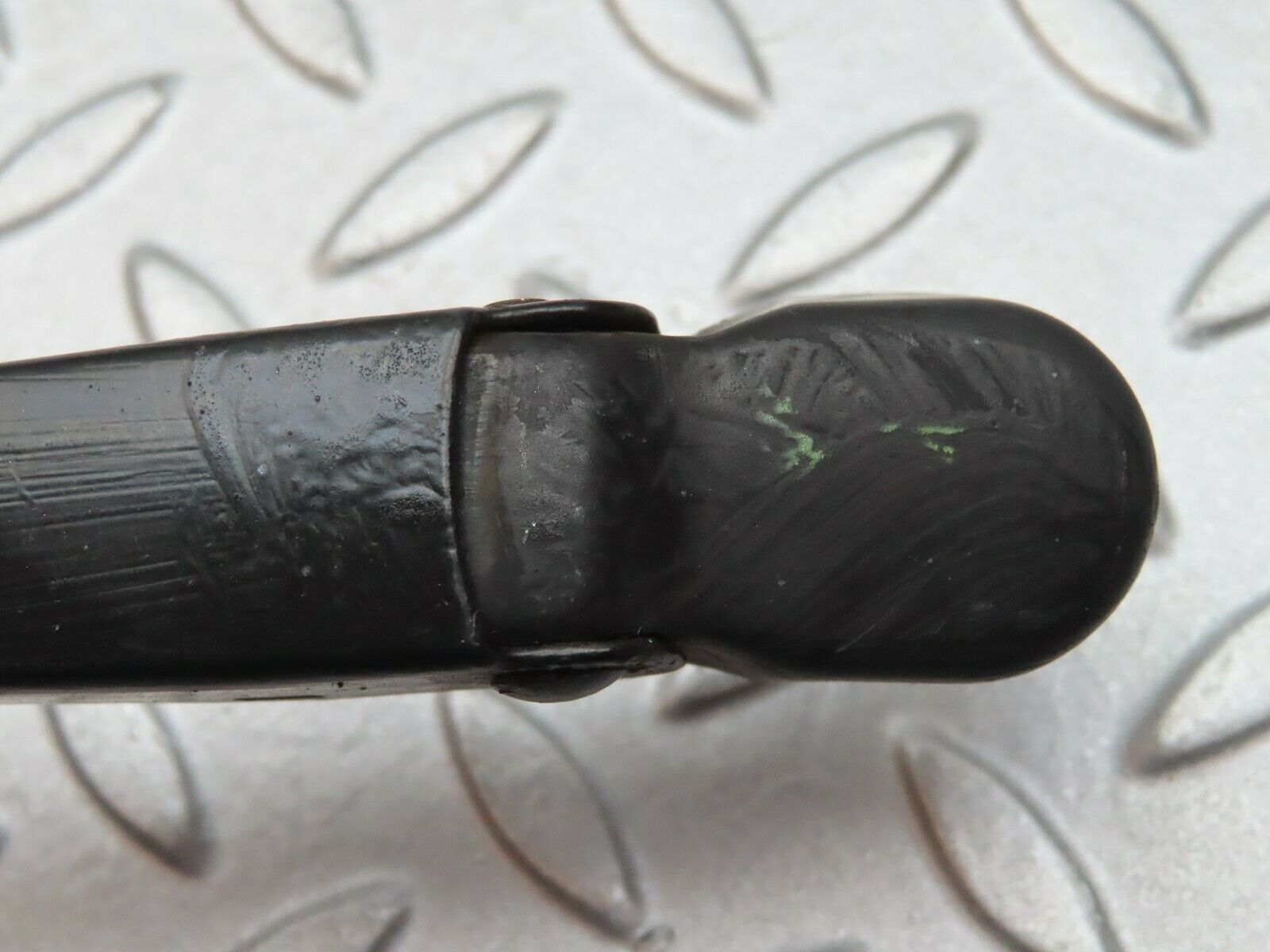 3935 Mercedes-Benz S123 200T Wagon Front Right Wiper Arm Bosch 3399990553