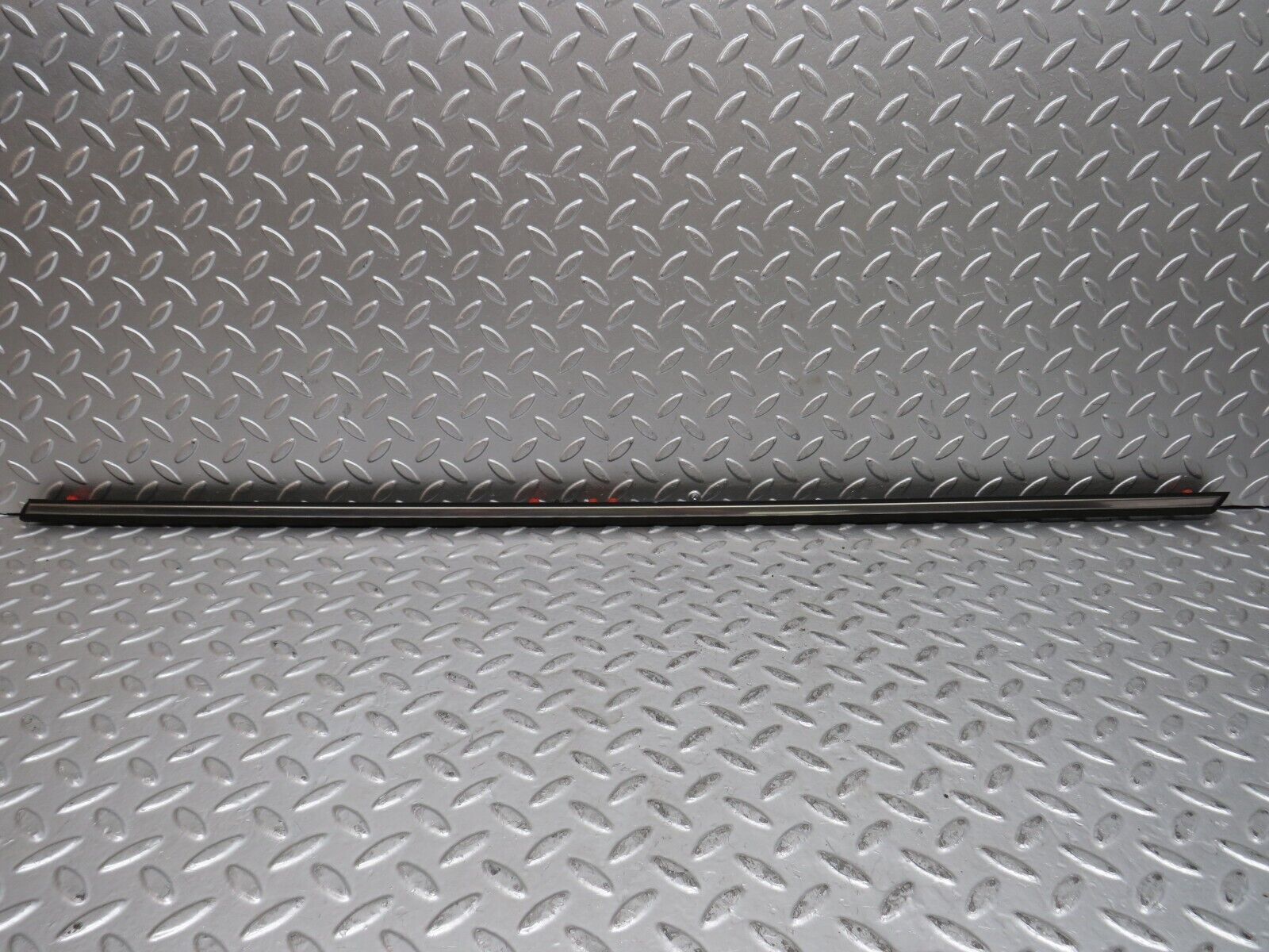 28237 Mercedes-Benz S123 240D Wagon Front Right Door Centre Moulding Trim