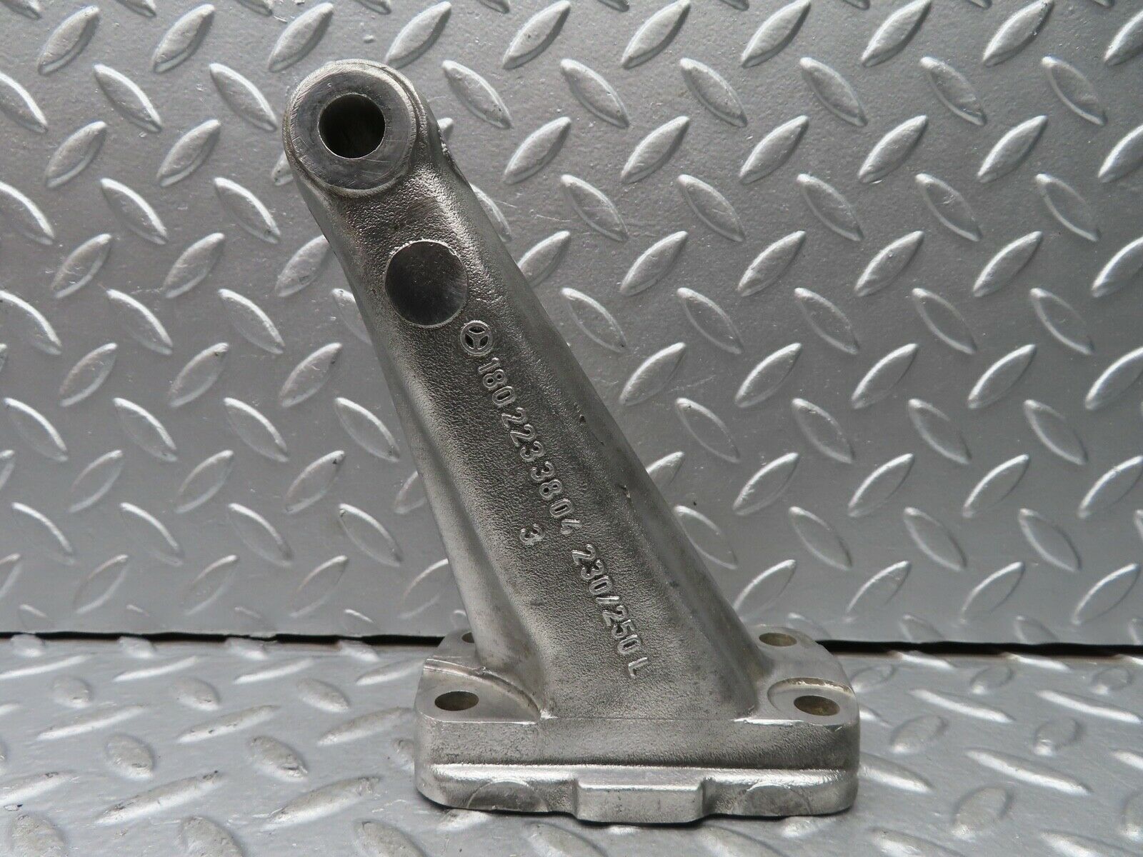 20921 Mercedes-Benz W114 250CE Coupe Engine Mount Bracket Left Side 1802233804