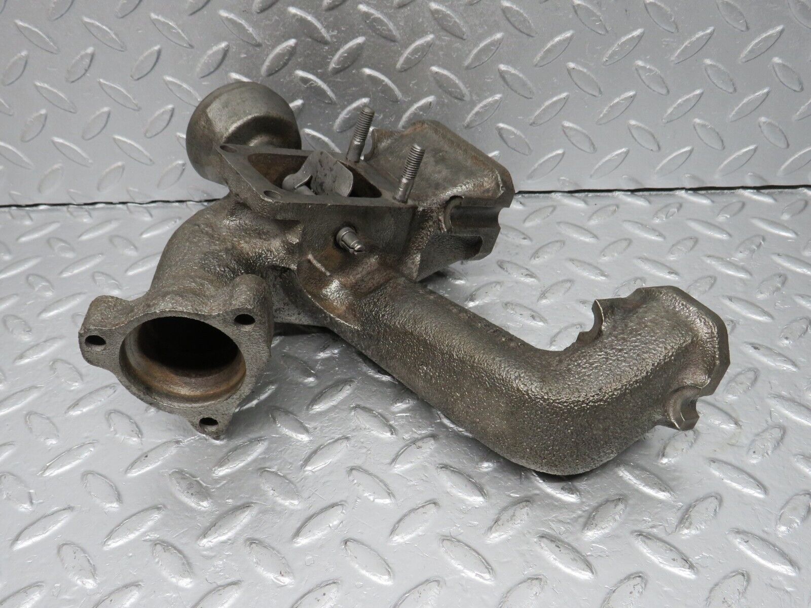 40425 Mercedes-Benz W110 230 Exhaust Manifold 1081420102 1801430207