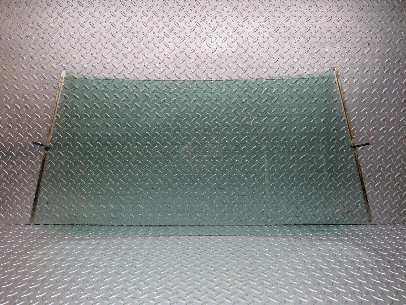 31746 Mercedes-Benz W201 190LE 1.8L Rear Heated Windscreen Glass