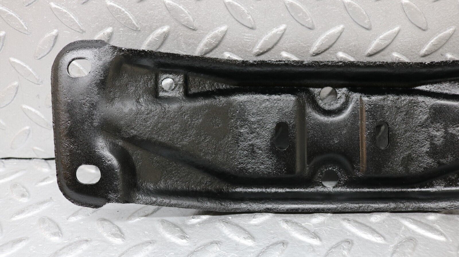 37207 Mercedes-Benz C126 420SEC Coupe Gearbox Mount Bracket