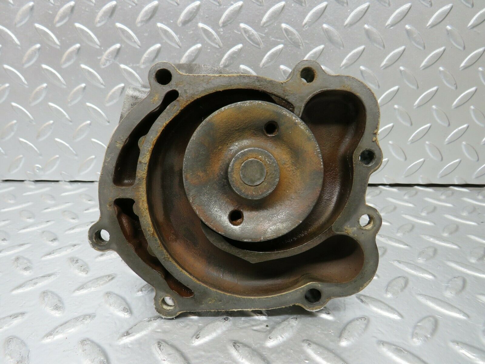 23303 Mercedes-Benz W116 350SE Water Pump 1172010201