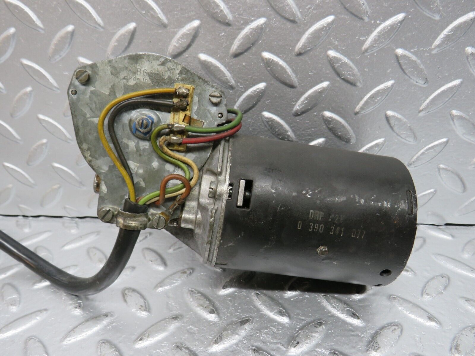 31077 Mercedes-Benz W123 200D Wiper Motor Bosch 0390341077