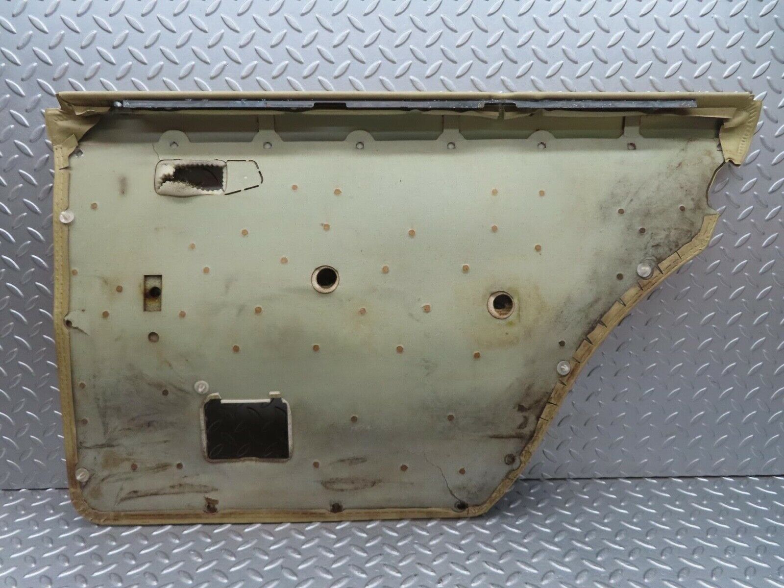 13512 Mercedes-Benz W123 200 Rear Left Door Card Cream