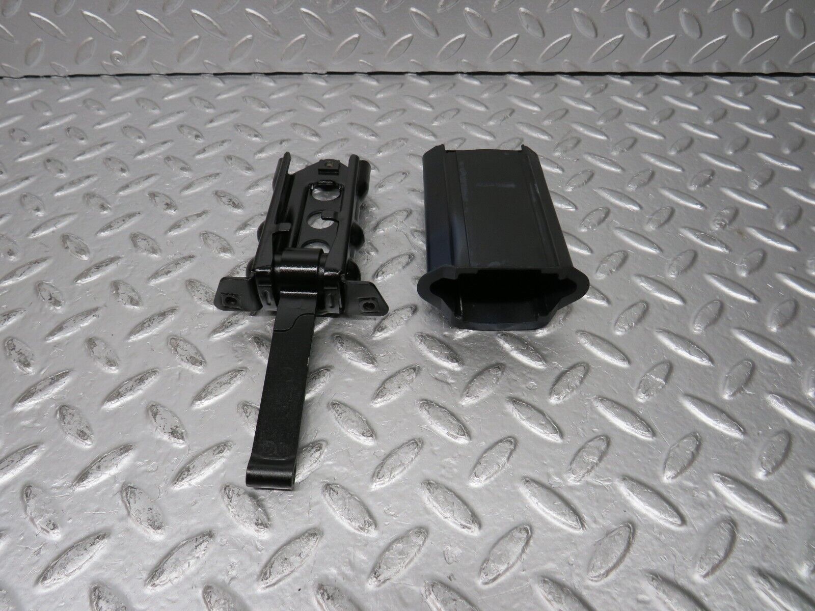 31529 Mercedes-Benz S124 220TE Wagon Door Safety Check Strap