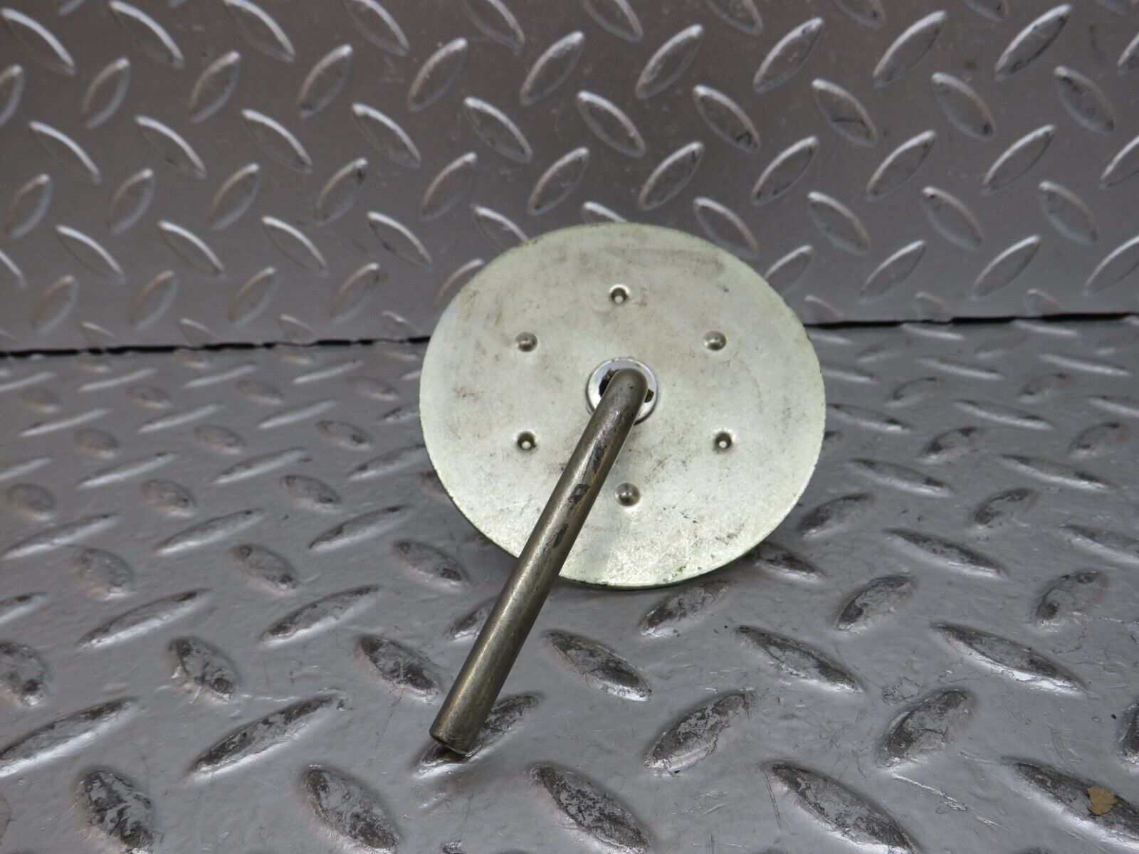 28299 Mercedes-Benz S123 240D Wagon Spare Wheel Holder