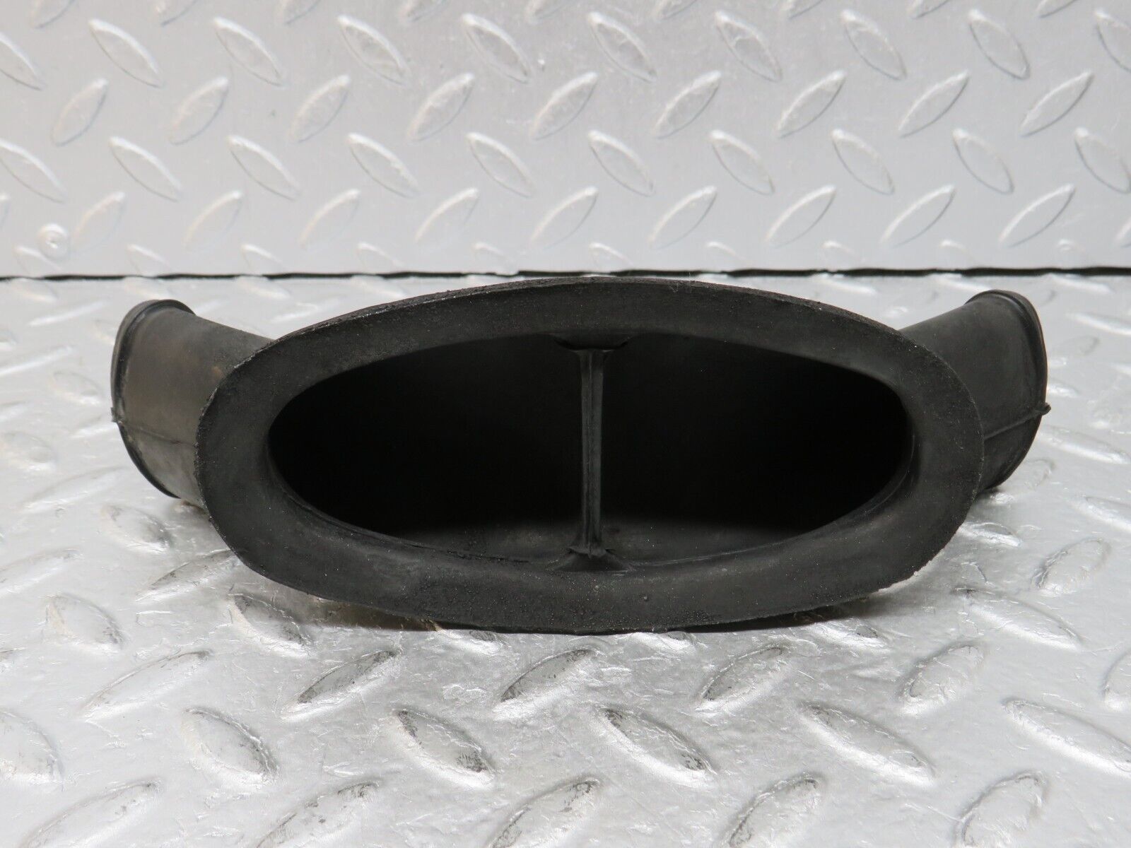 36661 Mercedes-Benz W201 190E 2.0L Heater Water Drain 2018320025