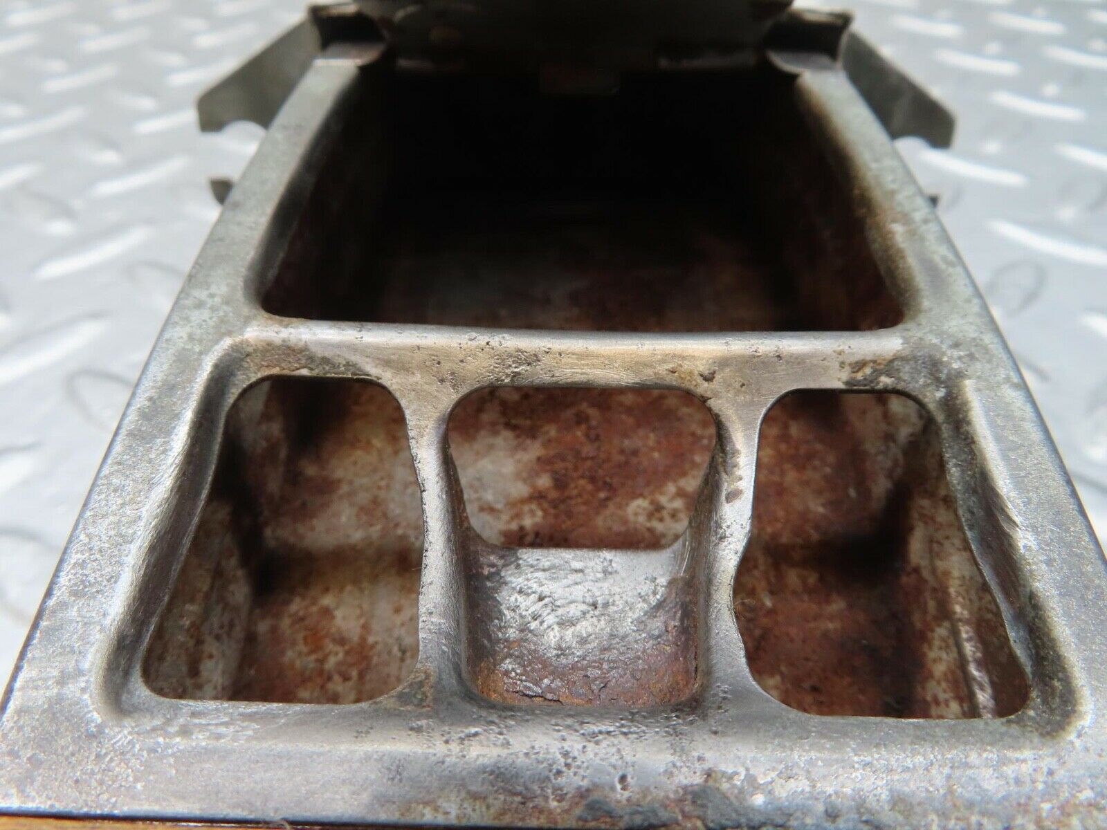 12888 Mercedes-Benz W111 220SE Centre Console Ashtray Wood Finish