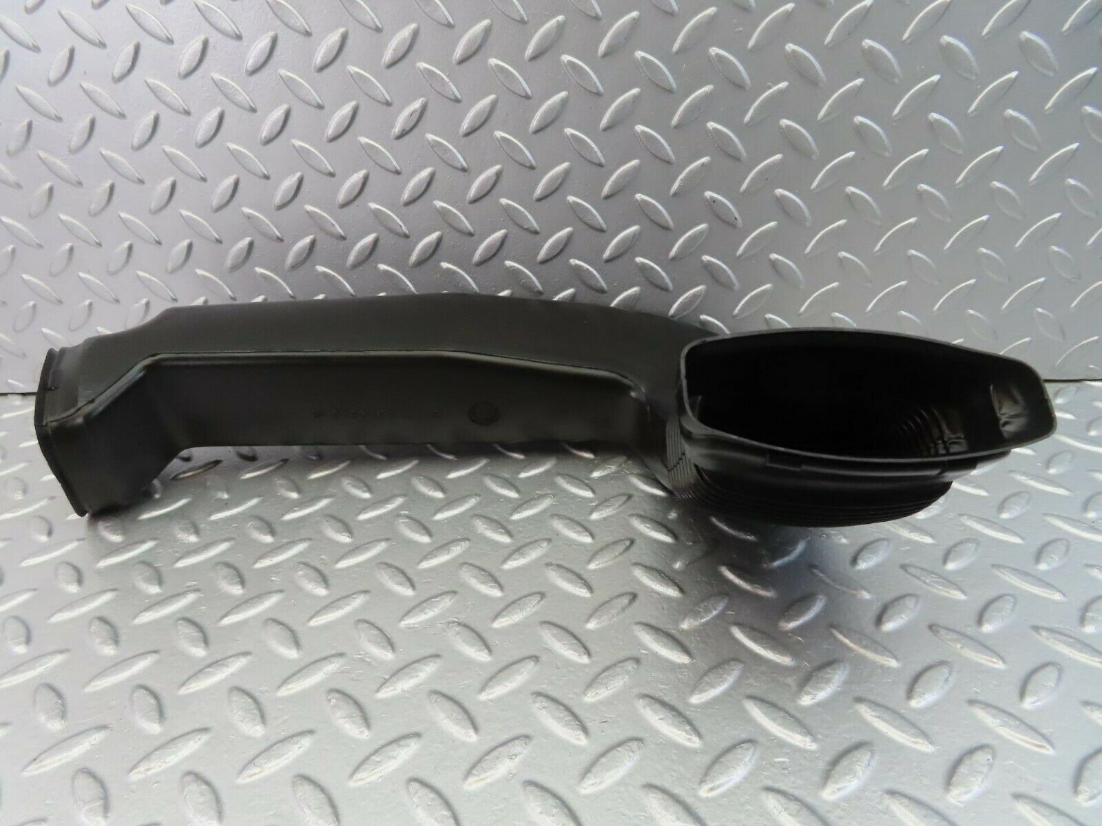 10452 Mercedes-Benz W201 190E Air Duct Pipe Hose Left 2018310946