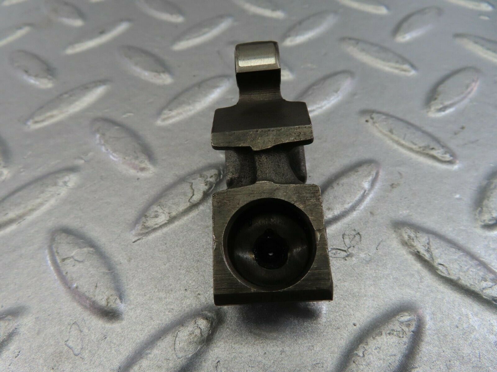 9870 Mercedes-Benz C123 280CE Coupe Valve Rocker Arm