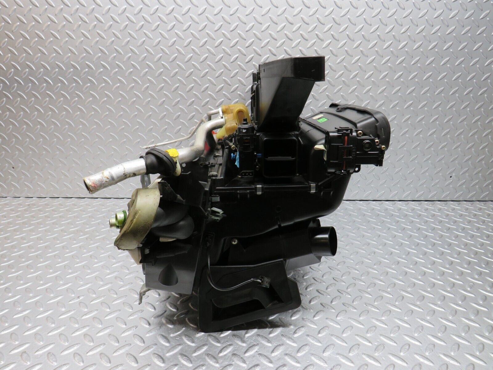 39549 Mercedes-Benz R129 320SL Coupe Heater Blower Box Housing 1298303362