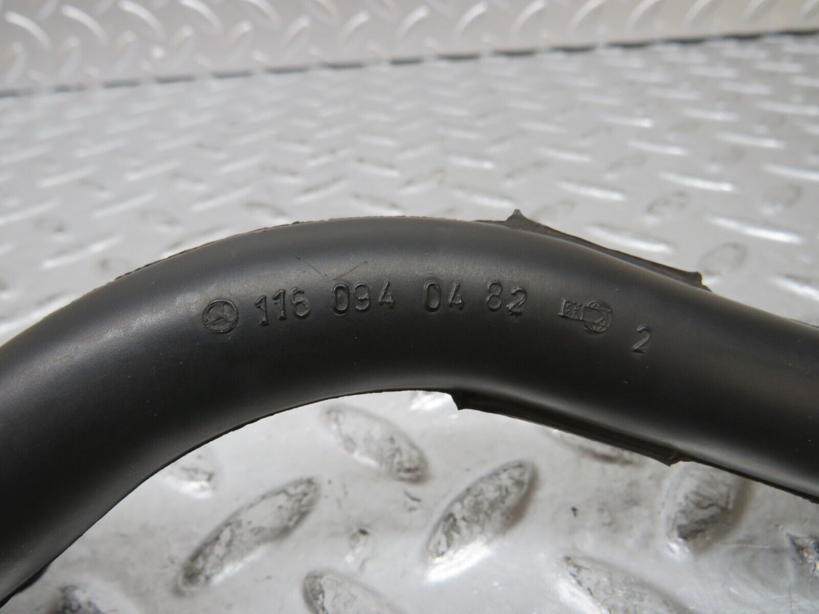 26318 Mercedes-Benz W116 450SE Air Intake Breather Hose 1160940482