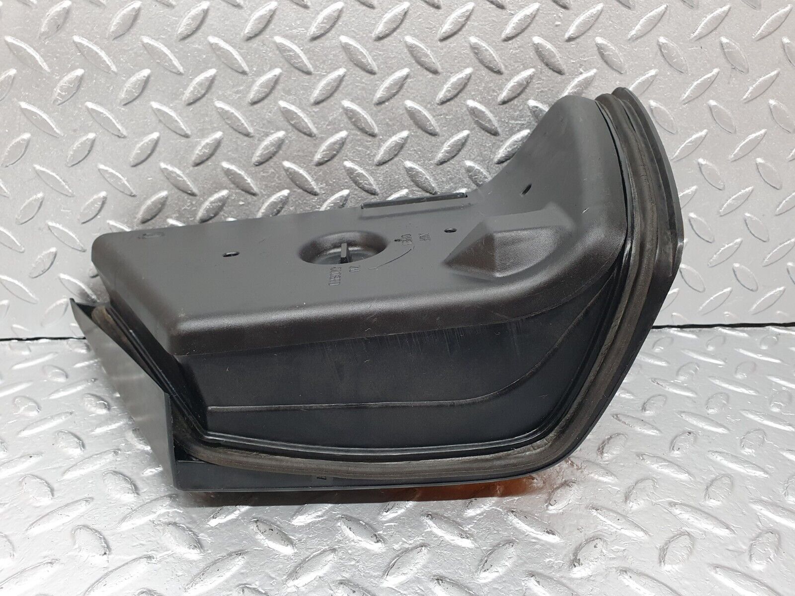 41434 Mercedes-Benz W124 200E Tail Light Right Side Hella 7R0153378