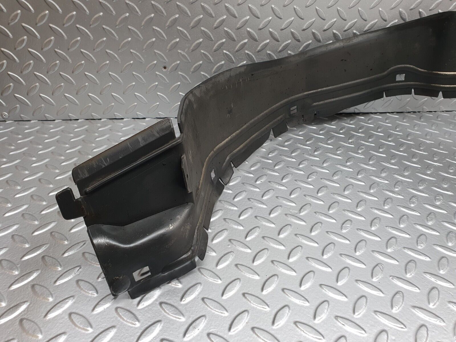 41565 Mercedes-Benz W124 200E Front Left Inner Fender Wing Splash Guard 1248840135