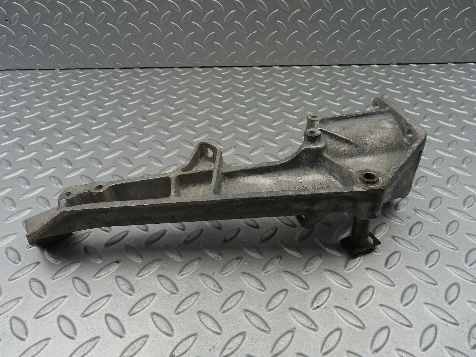 7186 Mercedes-Benz C107 350SLC Coupe Brake Pedal Bracket 1072940901