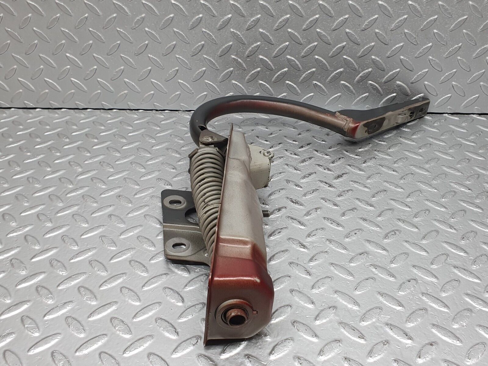 41191 Mercedes-Benz W126 300SE Trunk Hinge Left Side