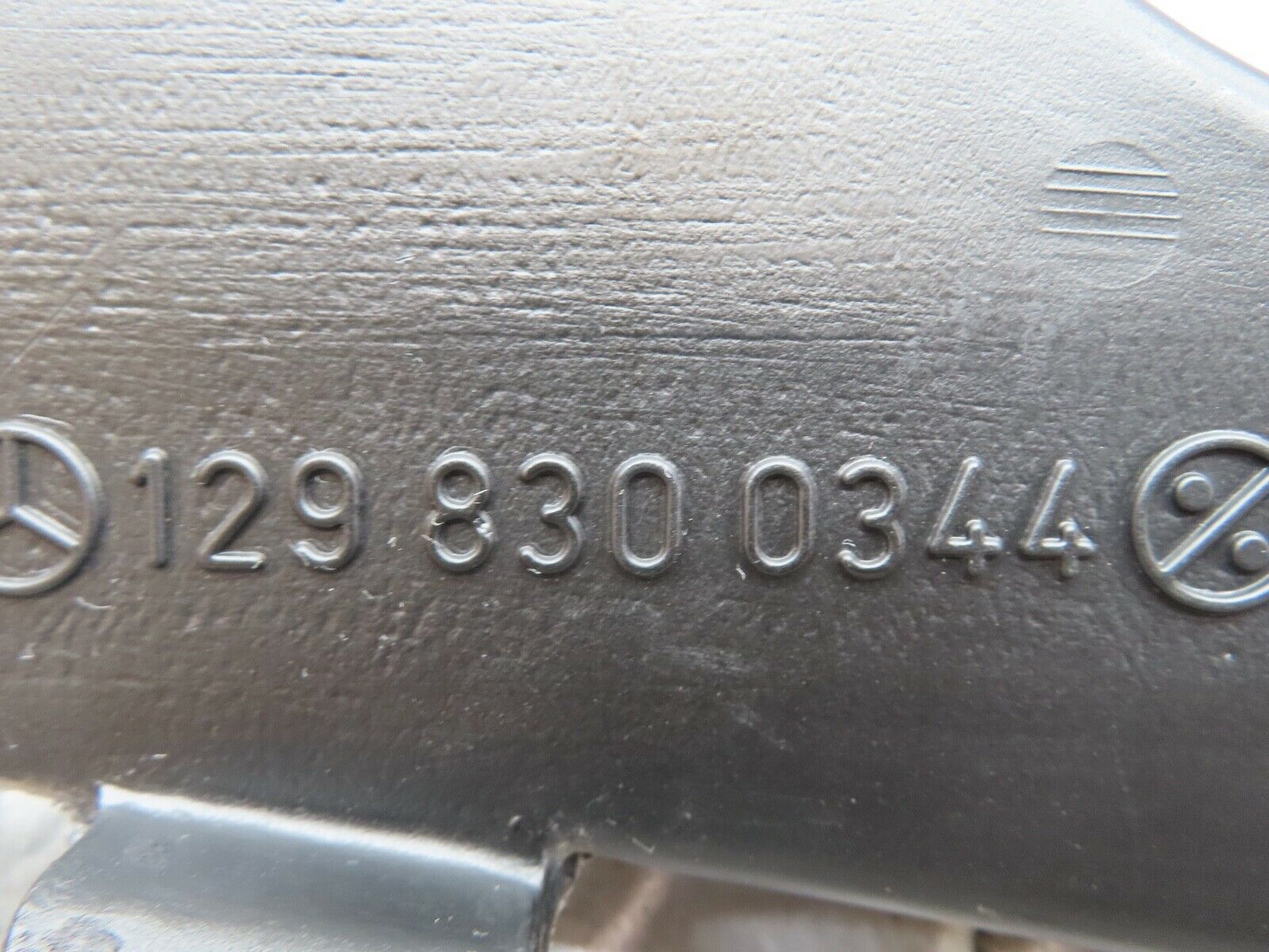 17104 Mercedes-Benz R129 300SL Coupe Front Air Vent Duct Pair